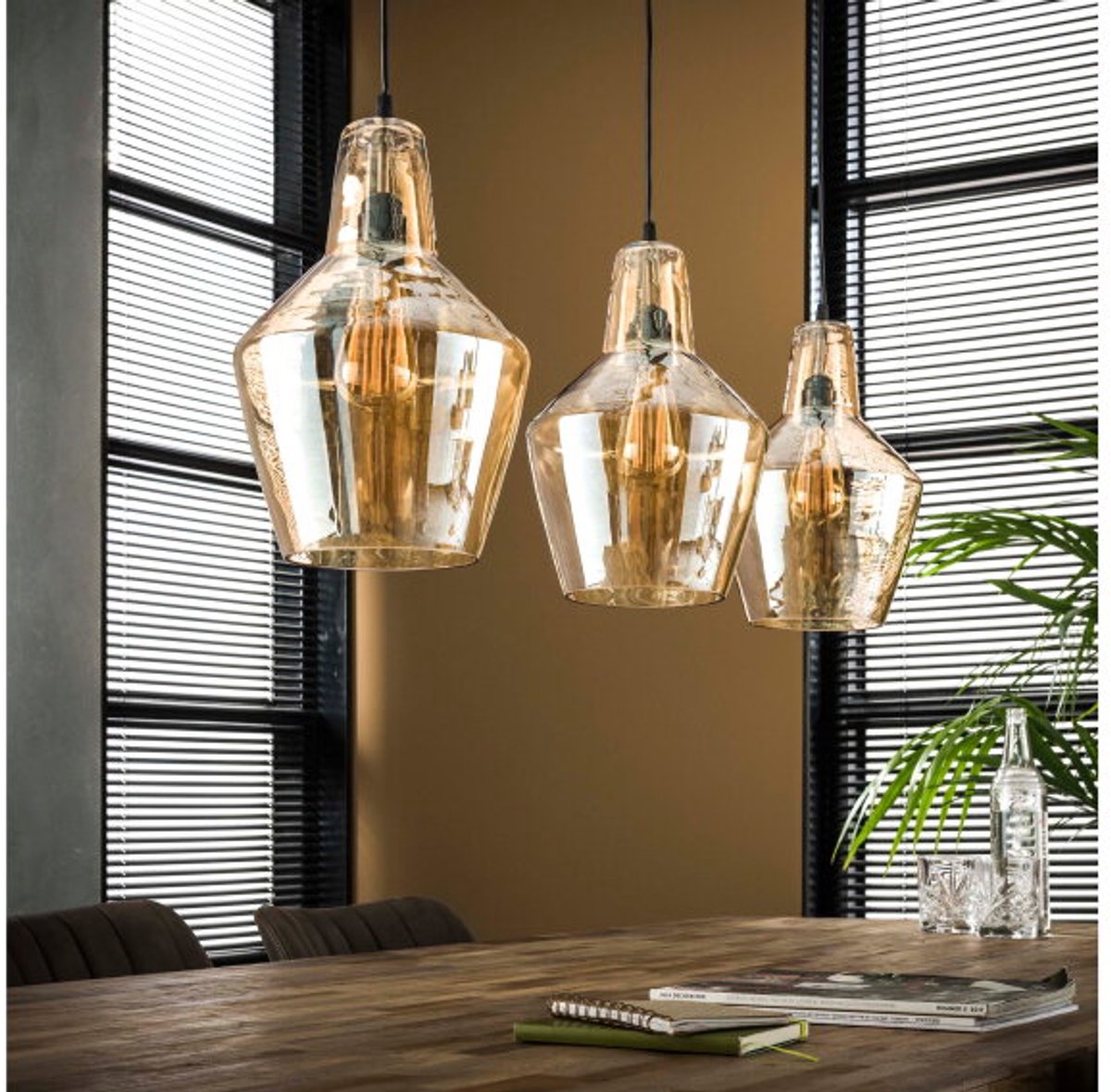 Hanglamp 3 Lampen - Amber - Oud Zilver - Kegelvormige Kappen - Glas - Metaal - Woonkamer - Keuken - In Hoogte Verstelbaar tot 150 cm - E27 Fitting - Exclusief Lichtbron - Voedingstype Netstroom