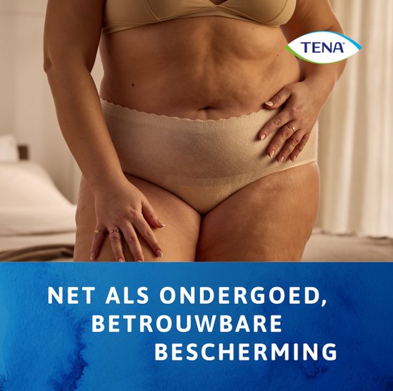 Model in crèmekleurig slipje met hoge taille, net ondergoed, betrouwbare bescherming.
