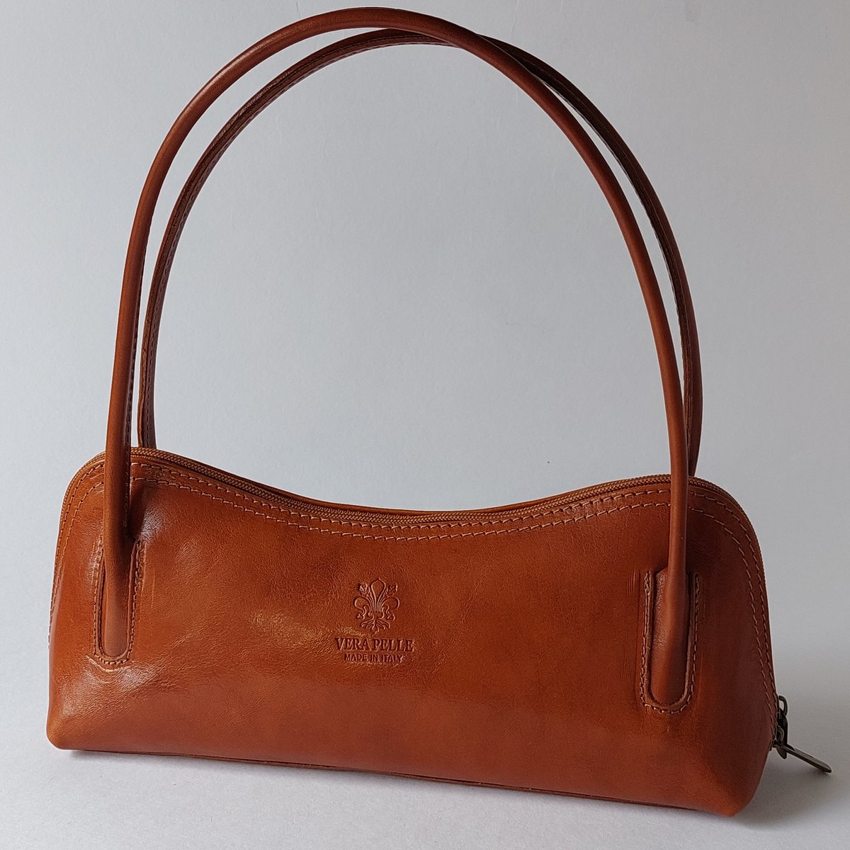 leren handtas dames cognac Vera Pelle Italiaans leer - chique design top kwaliteit - luxe handtas met burberry stijl voering - elegant en tijdloos gemaakt in italië