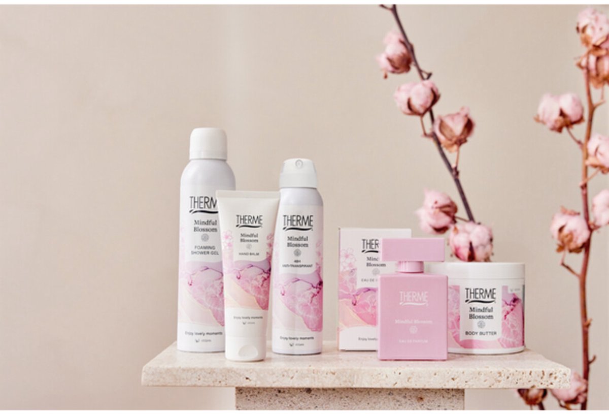 Therme Shower Scrub Mindful Blossom - 3 x 200 ml - Voordeelverpakking