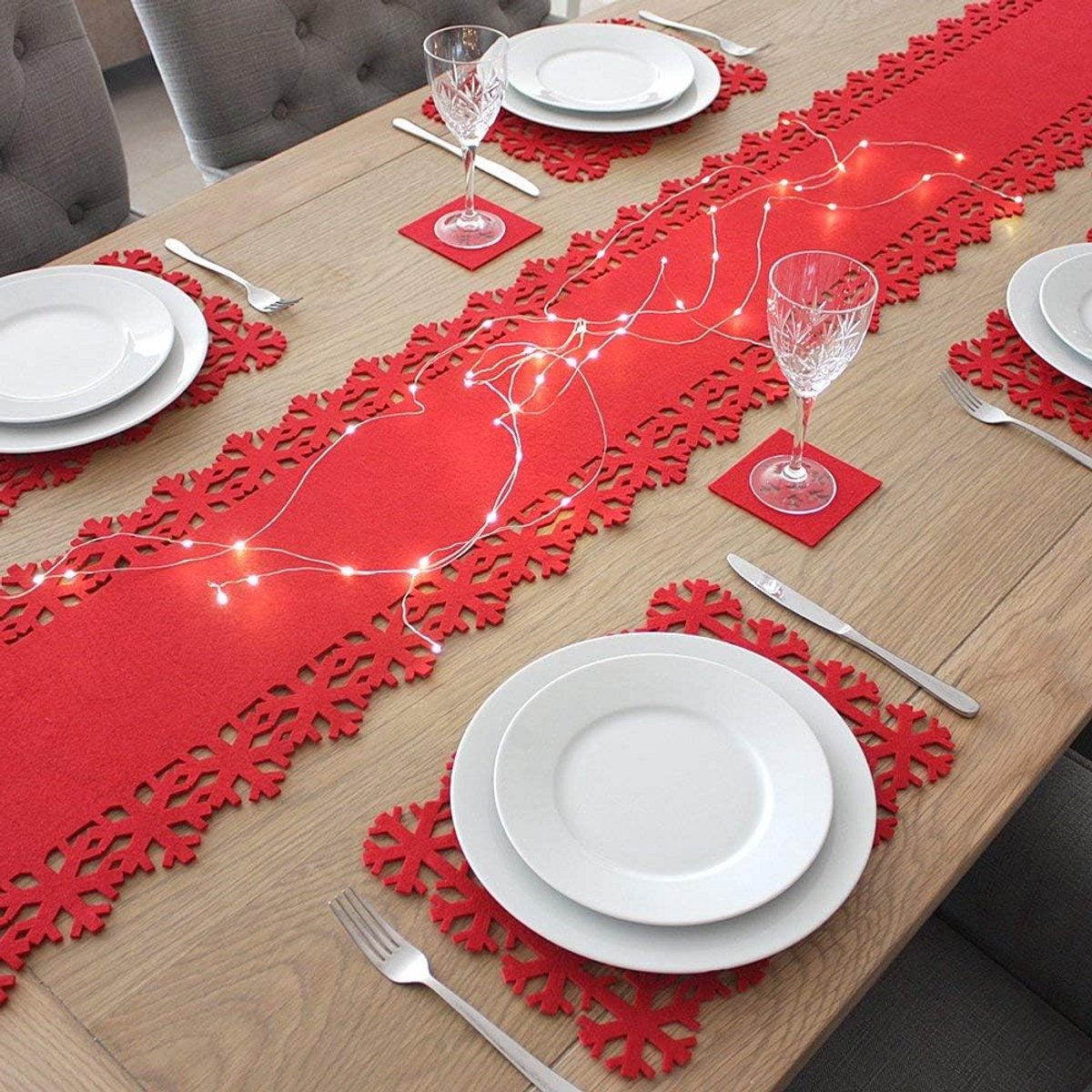 Luxe Vilten Kerst Tafelloper Rood met Sneeuwvlokmotief 2 Meter
