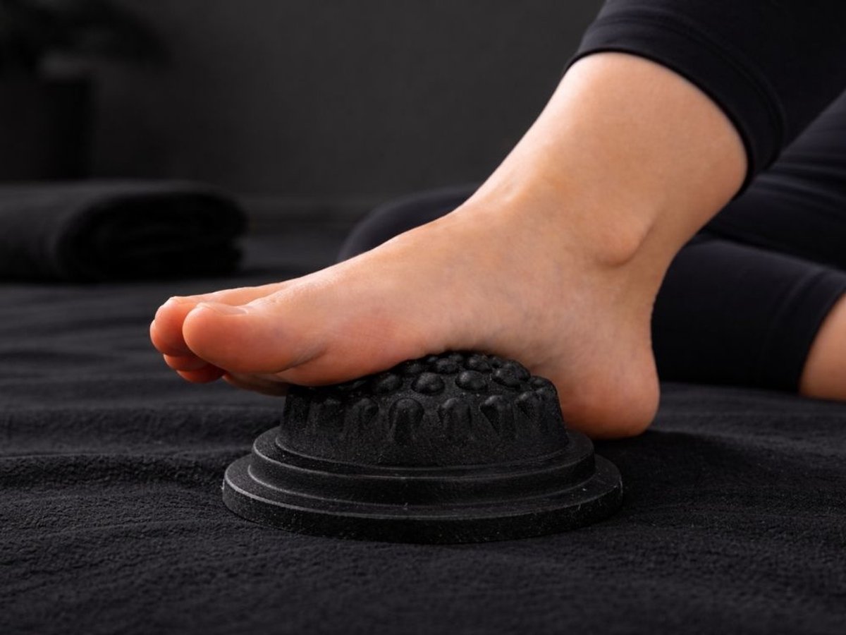 5-in-1 Foam Roller Set EPP – Massage Roller, Duoball en Trigger Ball voor Spierherstel – Foam Roller voor Rug, Nek, Benen en Spiermassage – spiermassage set – duoball massage – massagebal fitness – zwart – 88358 thumbnail 6