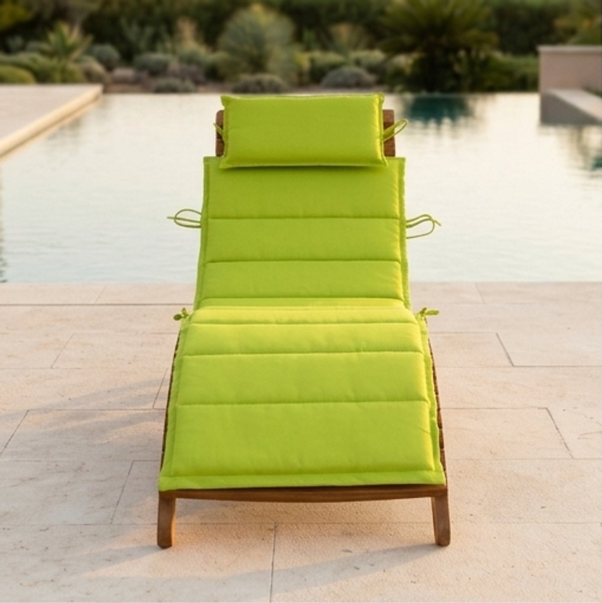 Luxe Acacia Houten Ligbedden Set met Tafel & Kussens – 2 Persoons Verstelbare Tuinligstoelen voor Buiten, Balkon & Terras – Premium Garden Lounger Sunbeds Weerbestendig - IndustroHome