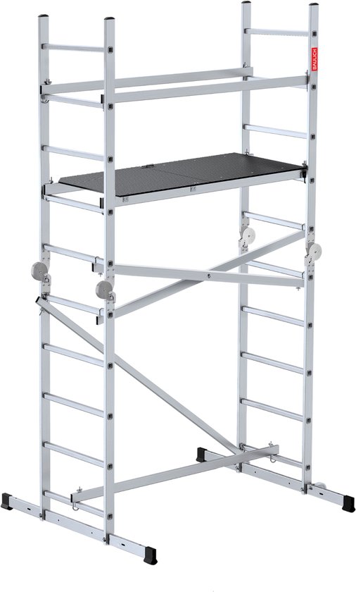 Aluminium multifunctionele steiger met twee werkplatforms en stabilisatievoeten, geïsoleerd op zwart.