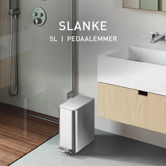 Slanke 5L pedaalemmer in moderne badkamer met tekst 'SLANKE 5L | PEDAALEMMER'.