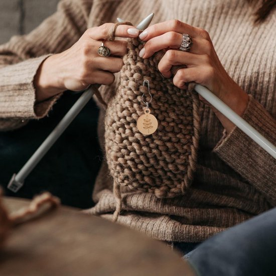 Ronde gebreide markeerset met plantmotieven voor breien en haken, natuurlijke houten markeringen met opbergdoos voor handwerkaccessoires — afbeelding 2