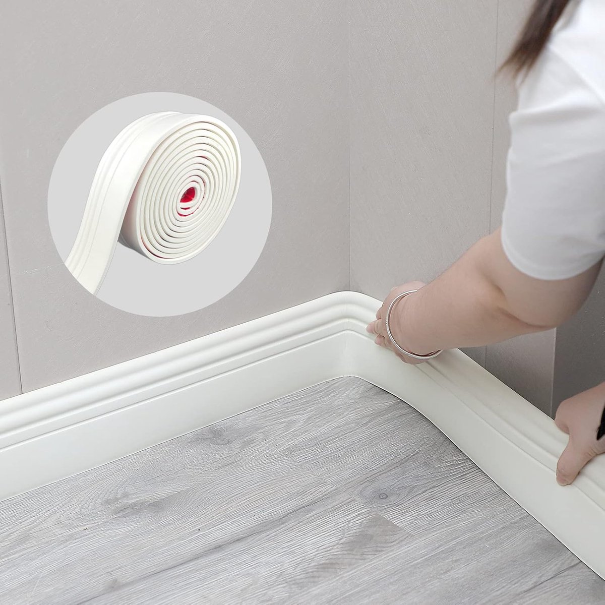 Zelfklevende plint – 10 cm x 200 cm – Flexibel wandafwerkingsprofiel – Peel & stick sierlijst – Beige wit