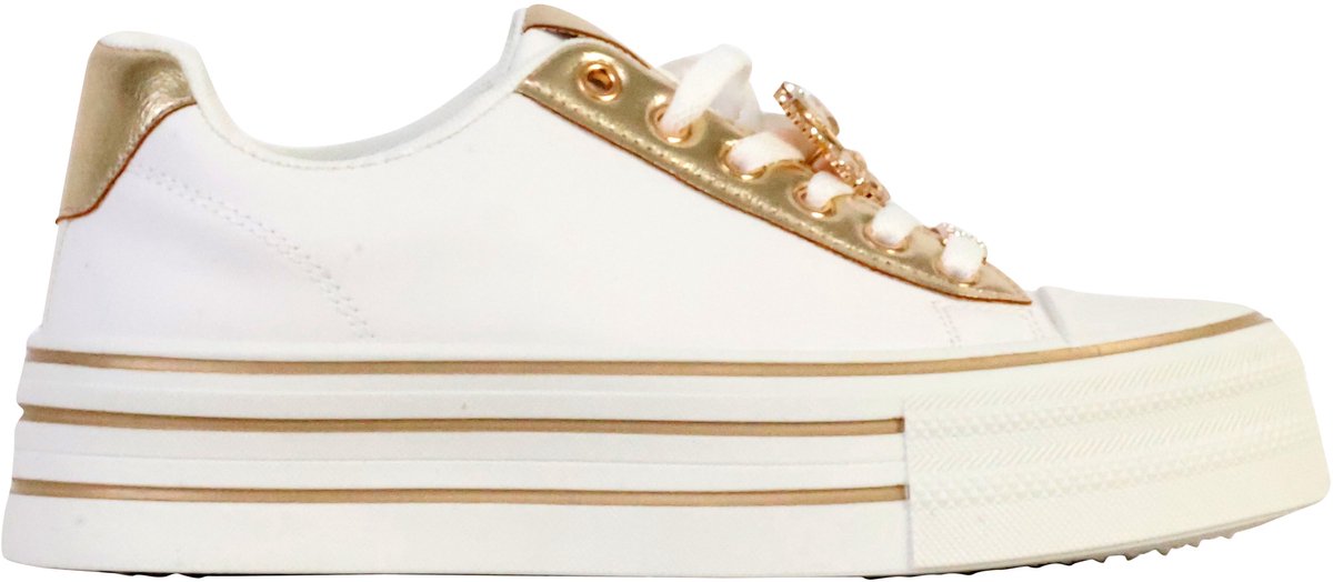 Sneakers met veters