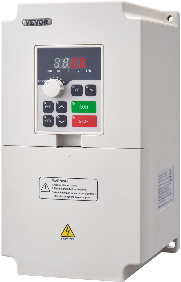 VEVOR Variabele Frequentie Omvormer 4 Kw Frequentie Omzetter 220x118x148 mm Driefasige Frequentieomvormer van Abs-Vlamvertragend Materiaal met Meerdere Bescherming voor Extruders Mixers Snijmachines