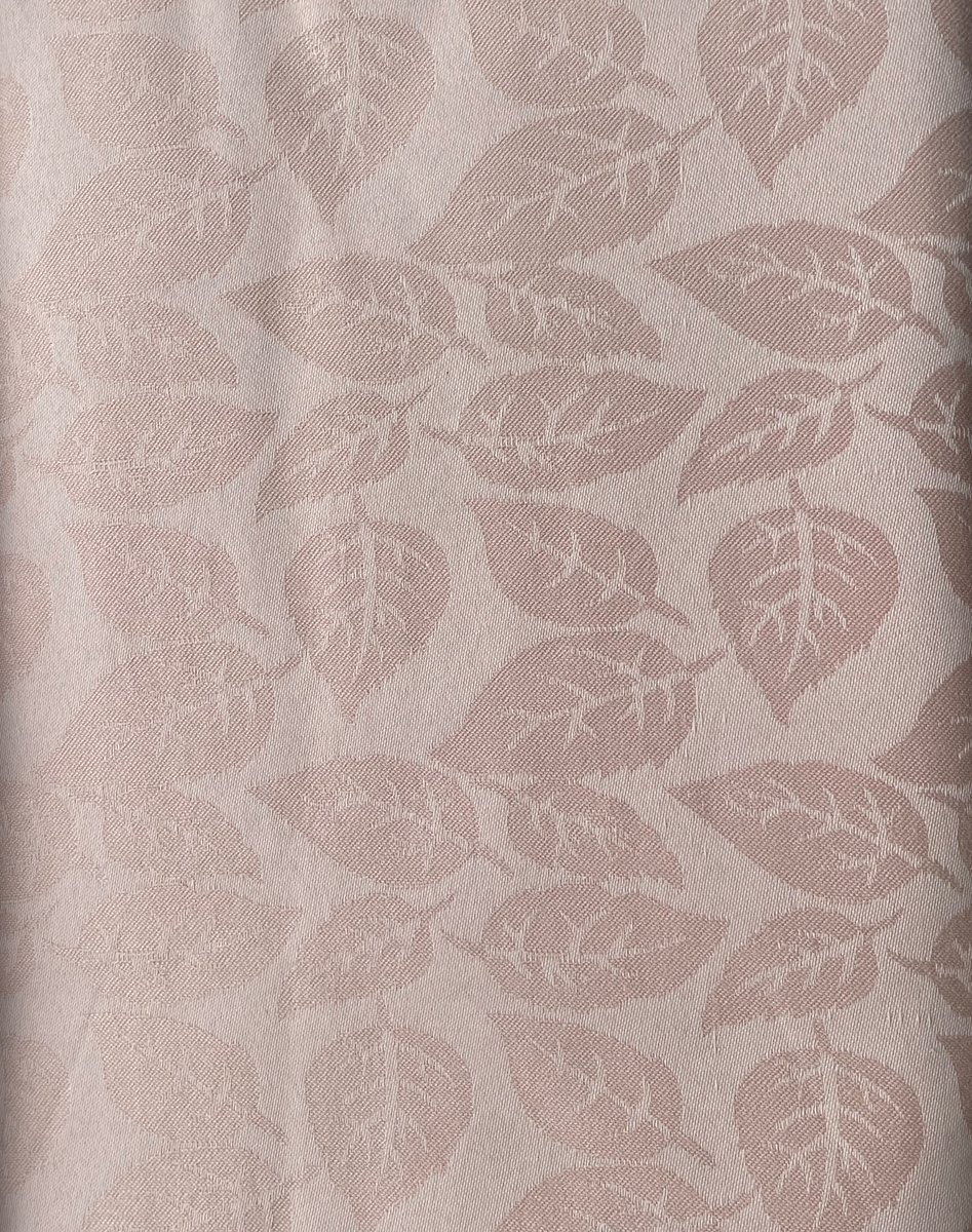 Tafelkleed - Onderkleed - Roze met een blaadjes motief erin - Rechthoek 140 x 220 cm