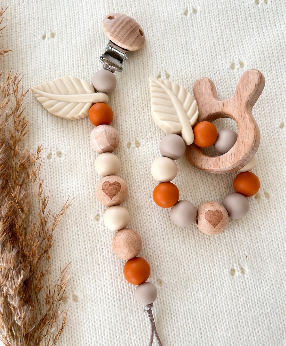 Luxe Speenkoorden - Set bijtring en speenkoord met naam - hartje - terracotta - kraamcadeau - baby shower