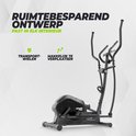 Zwarte crosstrainer met transportwielen, ideaal voor het makkelijk verplaatsen.