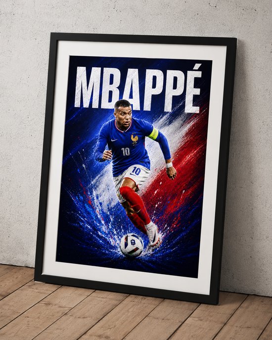 Mbappé en tenue de football bleu, avec le drapeau français et un effet explosif. Coure avec ballon.