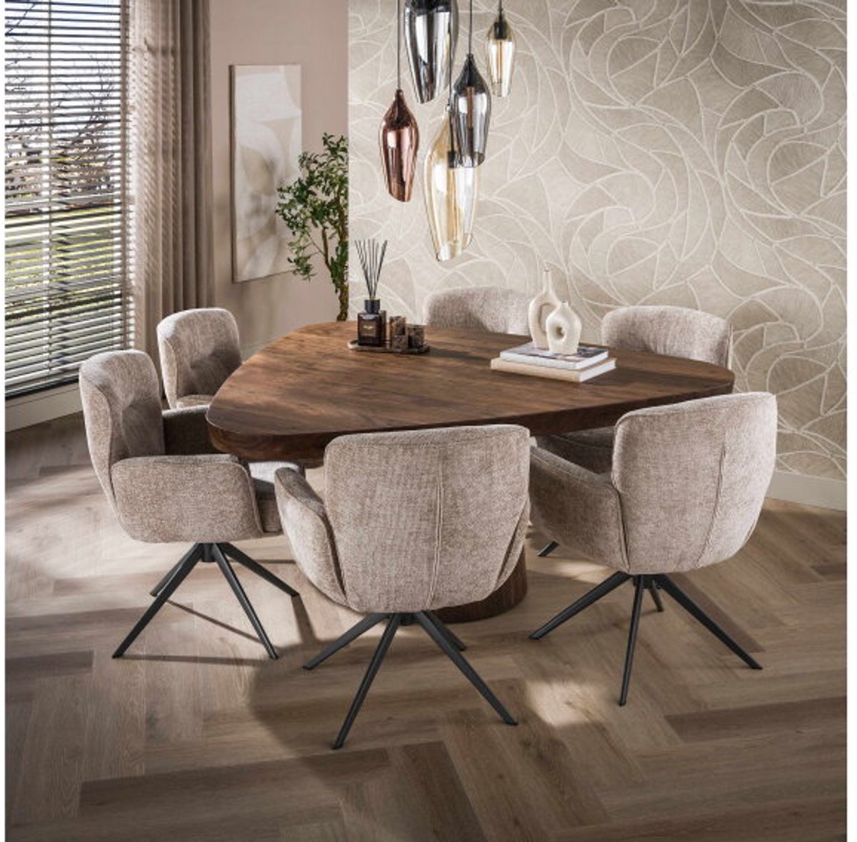 Eettafel Arcadia triangle acaciahout - bruin - 165x174x77 cm