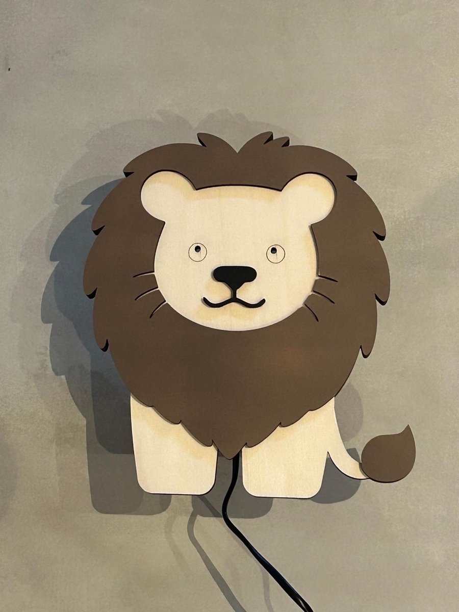 Houten wandlamp kinderkamer - Leeuw - wandlamp kinderen - kinderen - Bruin - leeuwtje - Lampje leeuwtje - nachtlamp - Nachtlampje kinderkamer - leeslampje - Babykamer - kinderkamer - slaapkamer