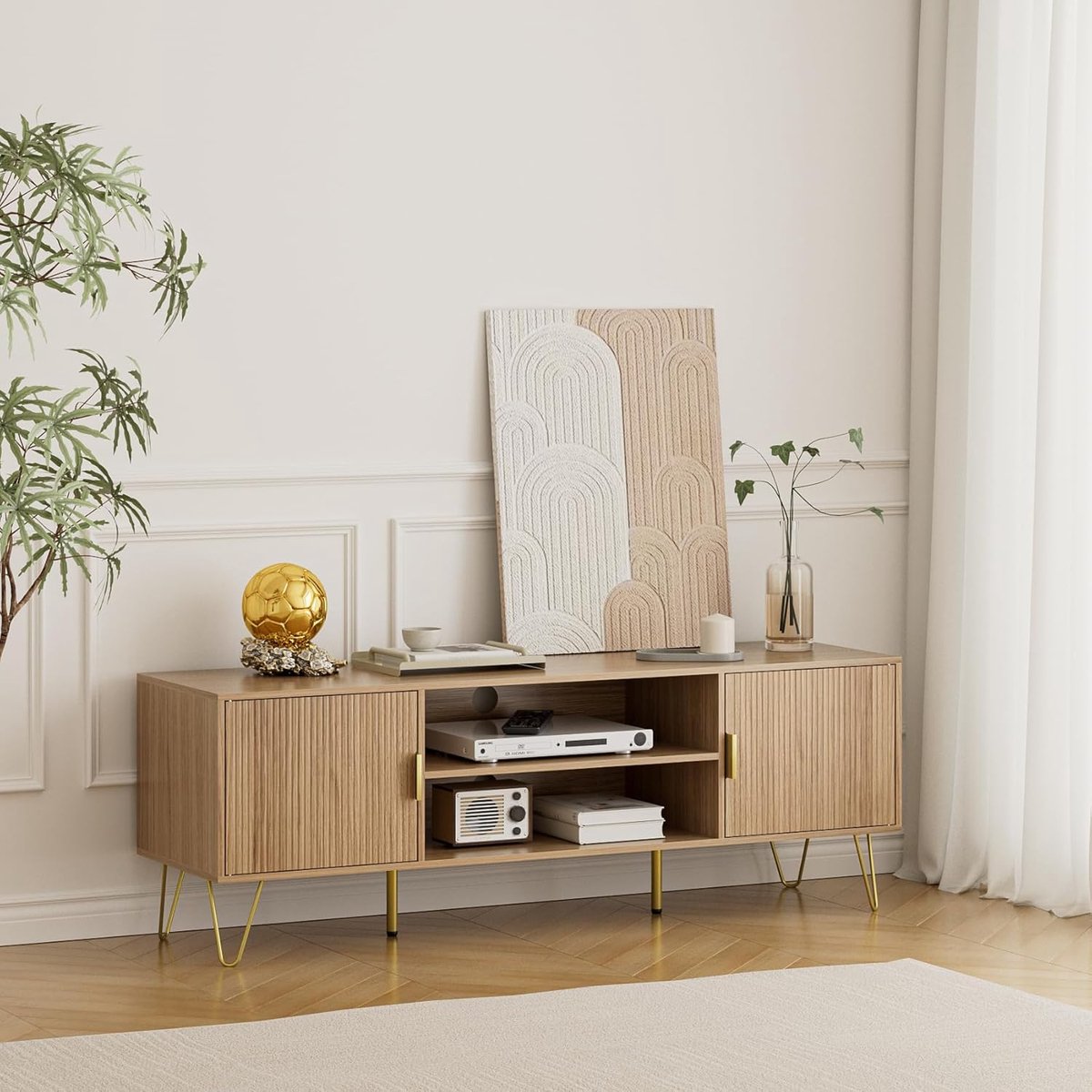 TV meubel 140 cm – Wit lowboard met 2 deuren & opbergruimte – TV kast voor 55-65 inch met gouden handgrepen modern design – Urbanhome