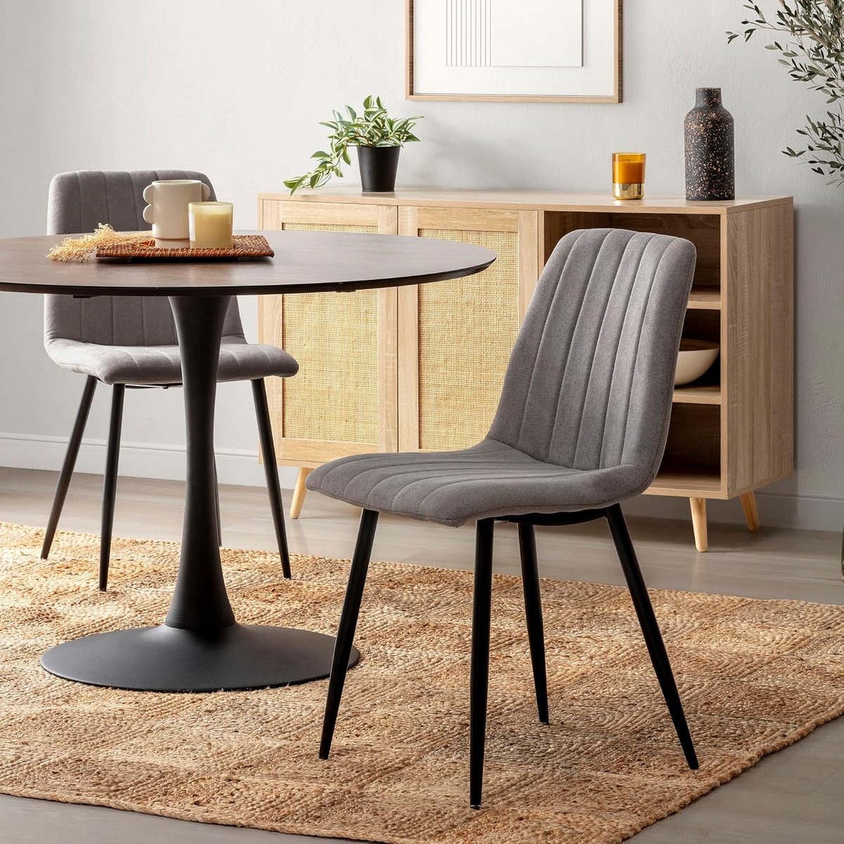 Comfortabele Luxe Scandinavische Eetkamerstoelen Sagi Set van 4 – Grijze Gestoffeerde Dining Chairs met Metalen Poten en SGS Certificering 45 x 56 x 84 cm