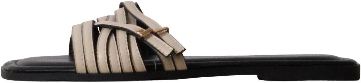 Platte instapsandalen