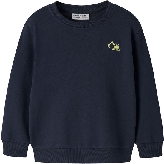 Donkerblauwe sweater met ronde hals, lange mouwen en een geborduurde gele graafmachine op de borst.