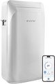 Moderne witte mobiele airco met een strak ontwerp, gepresenteerd naast een smartphone die een bedieningsapp toont met 21°C.
