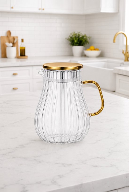 Mevaz Carafe à eau en verre 1800 ml – Carafe avec couvercle et poignée – Carafe à jus pour eau, jus et thé glacé – Verre nervuré transparent – Design de luxe