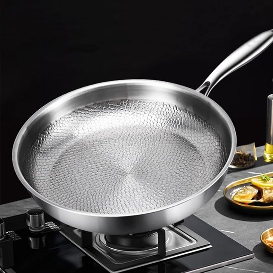 Titanium Koekenpan - Wok Pan - Gezond Koken - Gehamerd Tagine Design - 26 cm - Zilver — afbeelding 3