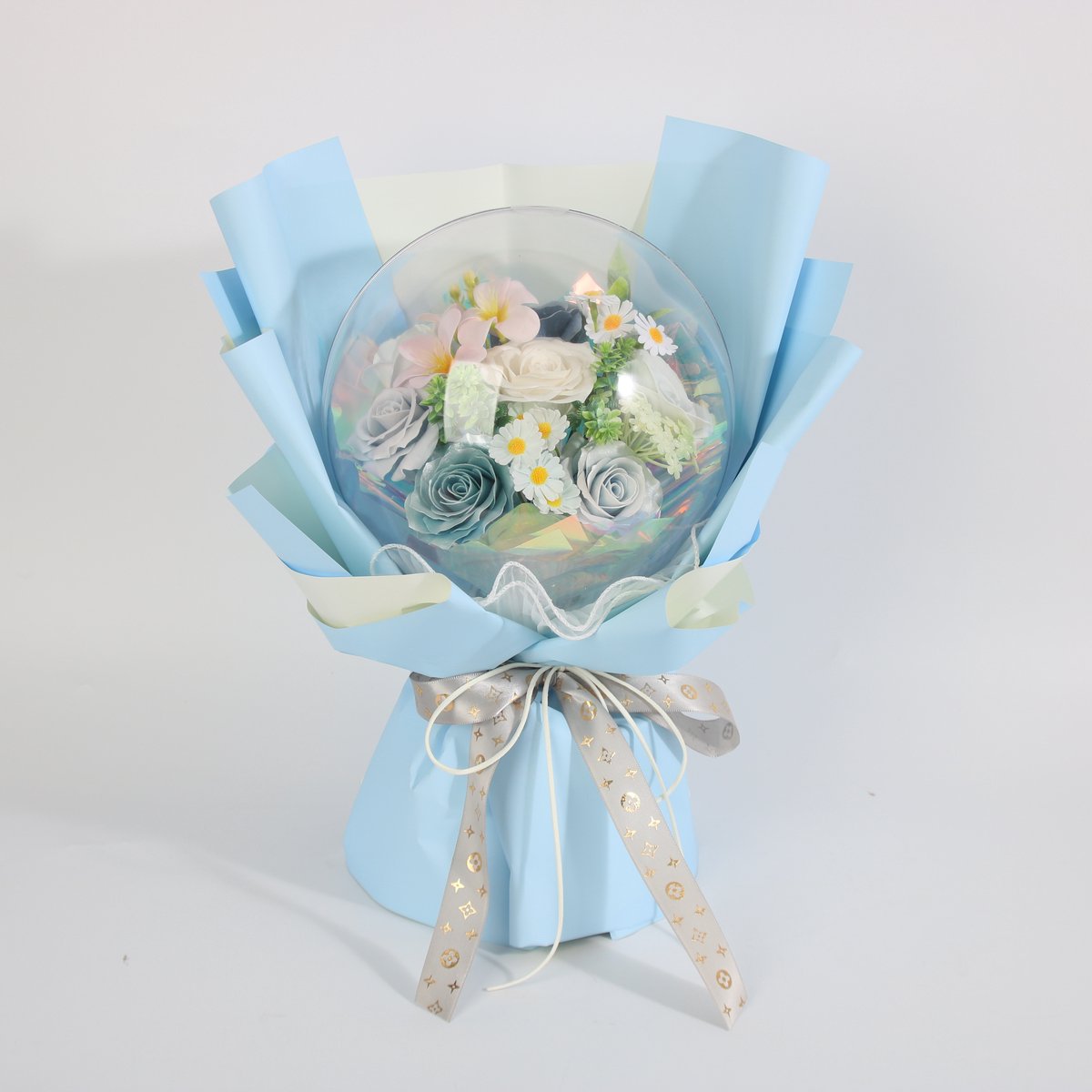 La Roselle Amsterdam Licht blauw Bubble Kunstbloemen Boeket – Geurende Rozen in Transparante Bubble Dome – IJsblauw, Wit & Pastel IJsblauw, wit, crème en zacht pastelroze
