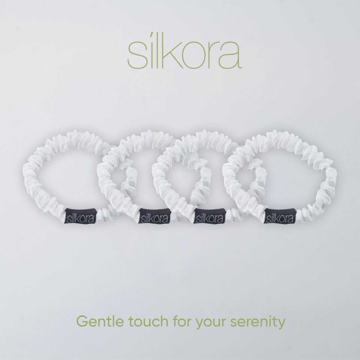 Silkora Premium Silk Scrunchies - 100% Moerbei Zijden Scrunchies - Set van 4 - Klein - Antibacterieel, Hypoallergeen, Haarvriendelijk - Off-White