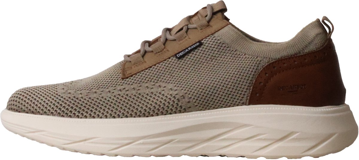 Sneakers met veters