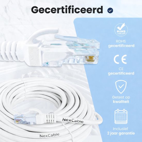 Gedetailleerde close-up van de witte NexCable CAT6 UTP netwerkkabel met RJ45 connector. Certificeringen: ROHS, CE, getest op kwaliteit, 2 jaar garantie.