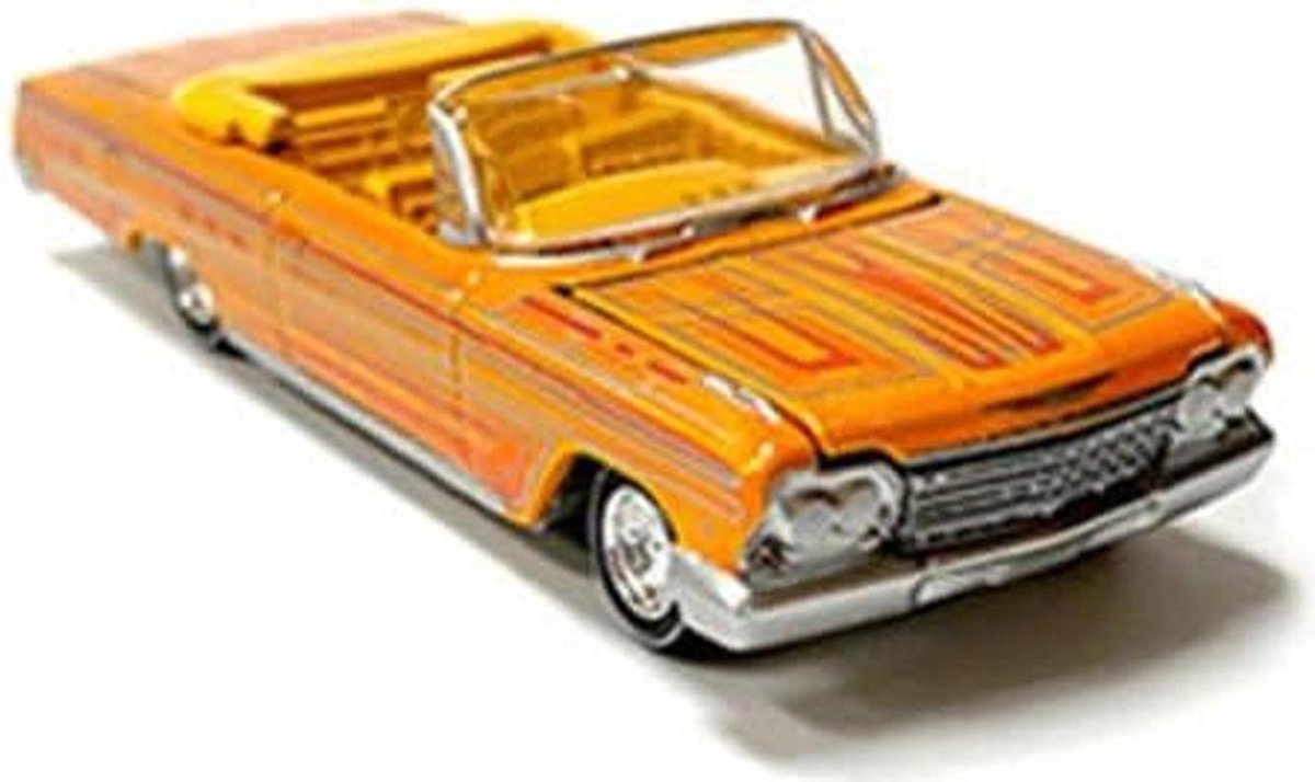 Chevy Impala SS Convertible - Gegoten Automodel - Modelbouw Verzamelen - Limited Edition Graphics - 8.3 cm - Geel