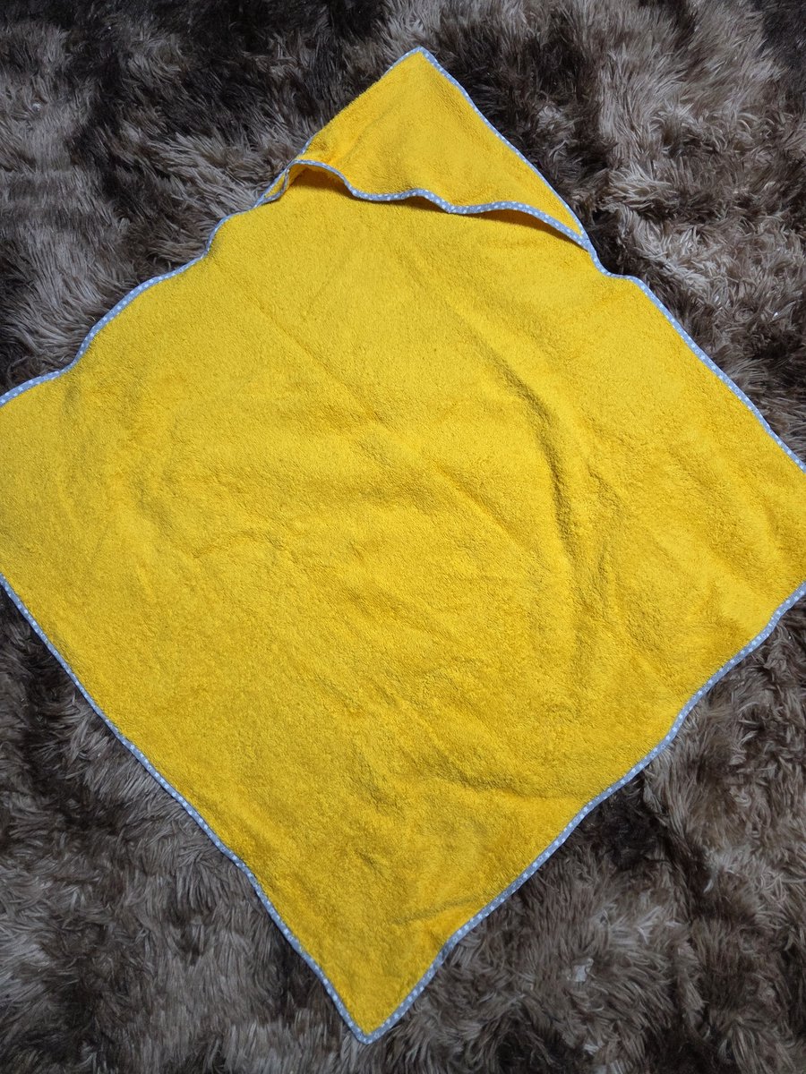 Bad cape | handmade | Handgemaakt | Zachte badstof | oker | Sterren |