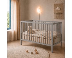 Born Lucky ® Baby Bed / Ledikant Mees 60x120 cm Met Verstelbare Bodem & Massief Hout - Biscotti