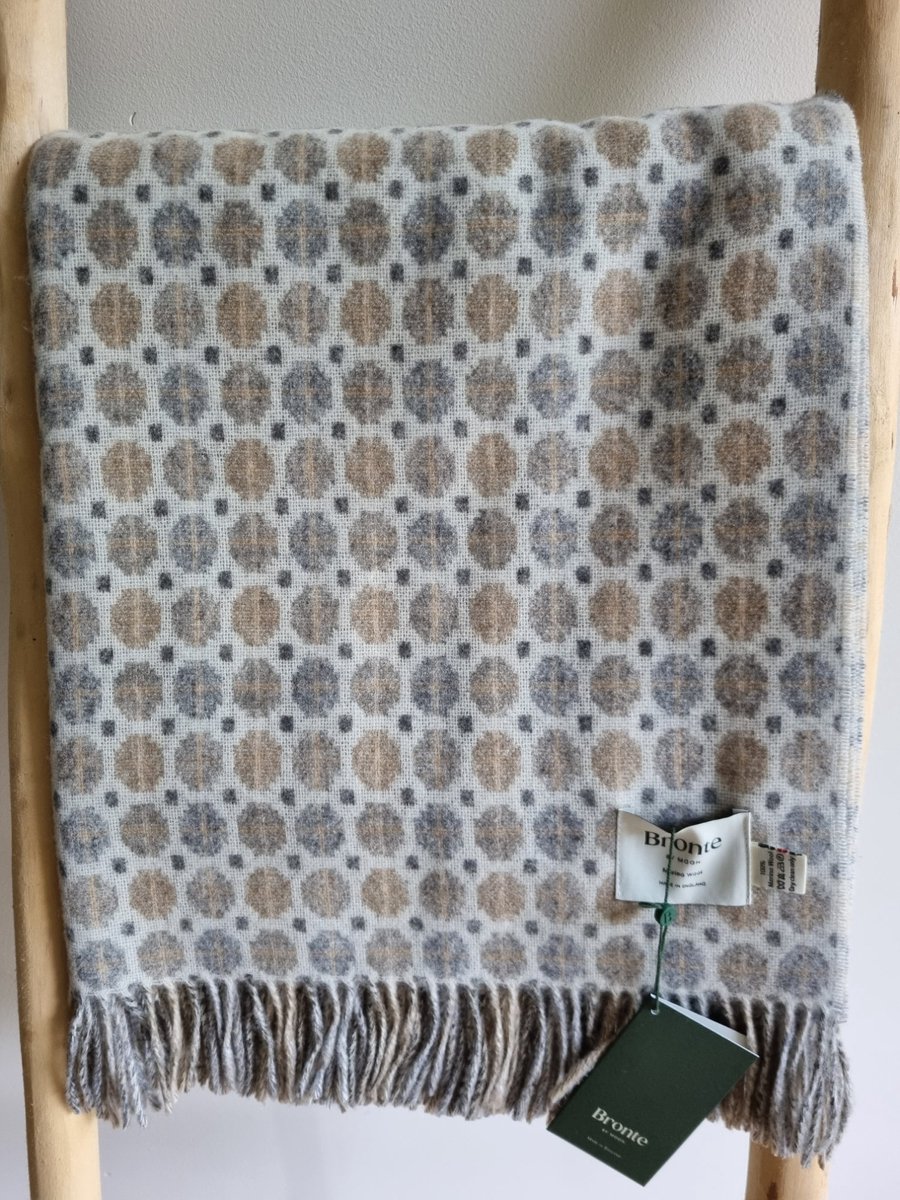 Bronte by Moon Wollen Plaid - MILAN Natural (Merino) 140x185cm - Bronte x Plaids.shop Beige