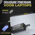 Zwarte powerbank 130W 20000mAh laadt MacBook op in 21 min en iPhone 16 in 30 min.