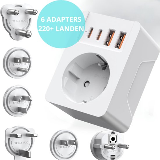 Witte reisstekker met 6 verwisselbare wereldstekkers, 2 USB-C poorten en 2 USB-A poorten.
