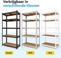 Zwarte, zilverkleurige (RVS) en witte stellingkasten naast elkaar.