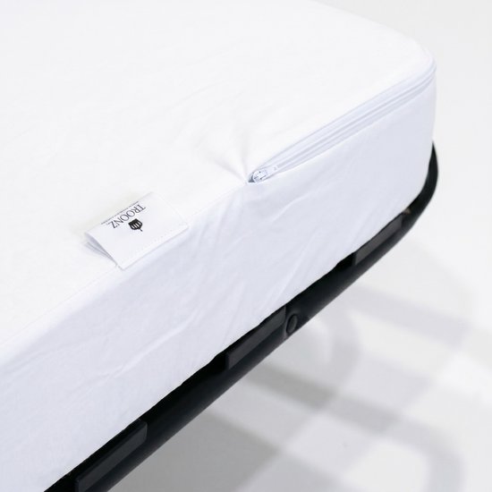 Troonz® Opklapbed One Deluxe 90x200 cm – Logeerbed | Eenpersoonsbed | Vouwbed met Matras & Lattenbodem | Incl. Beschermhoes