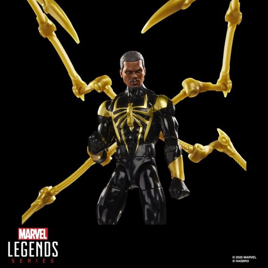 Iron Spider (Aaron Davis) met vier mech-armen, in zwart met gouden spinnenweb-details.