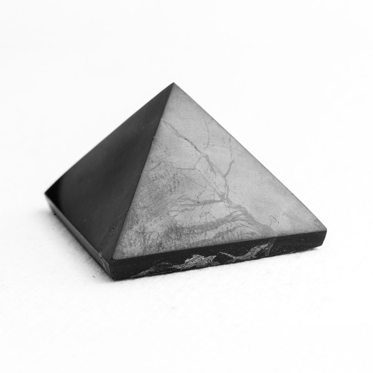 Shungiet Piramide – 35mm – EMF & Bescherming – AA Kwaliteit - Deva Loves