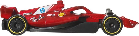 Rode F1 raceauto met gele accenten en 'Ray-Ban' en 'Shell' logo's.