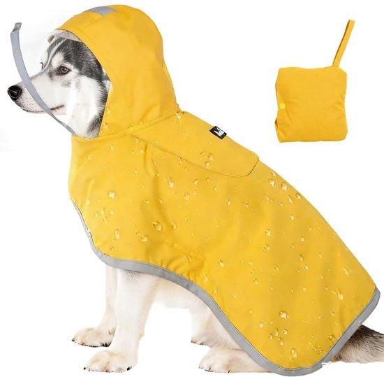 Gele hondenregenjas met transparante kap en reflecterende randen, gedragen door een husky.