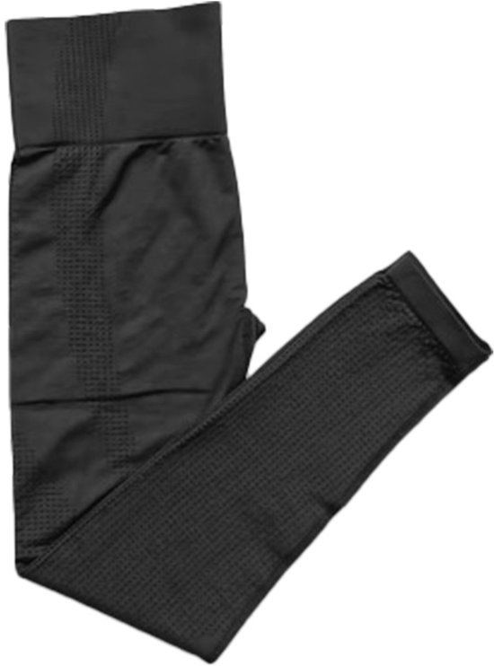 Foto: Zwarte sportlegging yogalegging shaping legging small high waist comfortabel zwart speciale legging hippe sportoutfit met structuur chpn