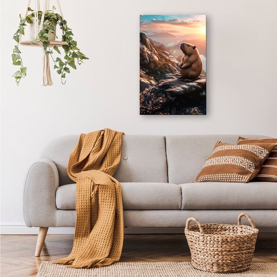 Mediterende capibara in berglandschap - Meditatie schilderijen canvas - Kunstwerk capibara - Surrealistisch - Muurdecoratie landelijk - Wanddecoratie woonkamer - canvas 100x150 cm