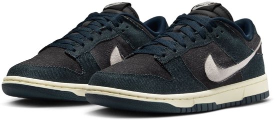 navy nike sneakers womens