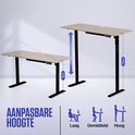 Verstelbare hoogte bureau (70cm tot 115cm) in lage, gemiddelde en hoge positie.