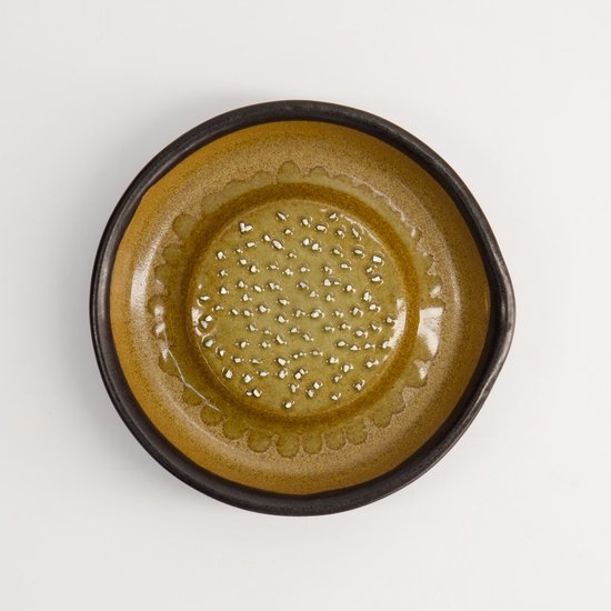 Tokyo Design Studio – Motoshige – Assiette à râper de cuisine – Petite faïence – Zwart – 12 × 6,5 × 11 cm
