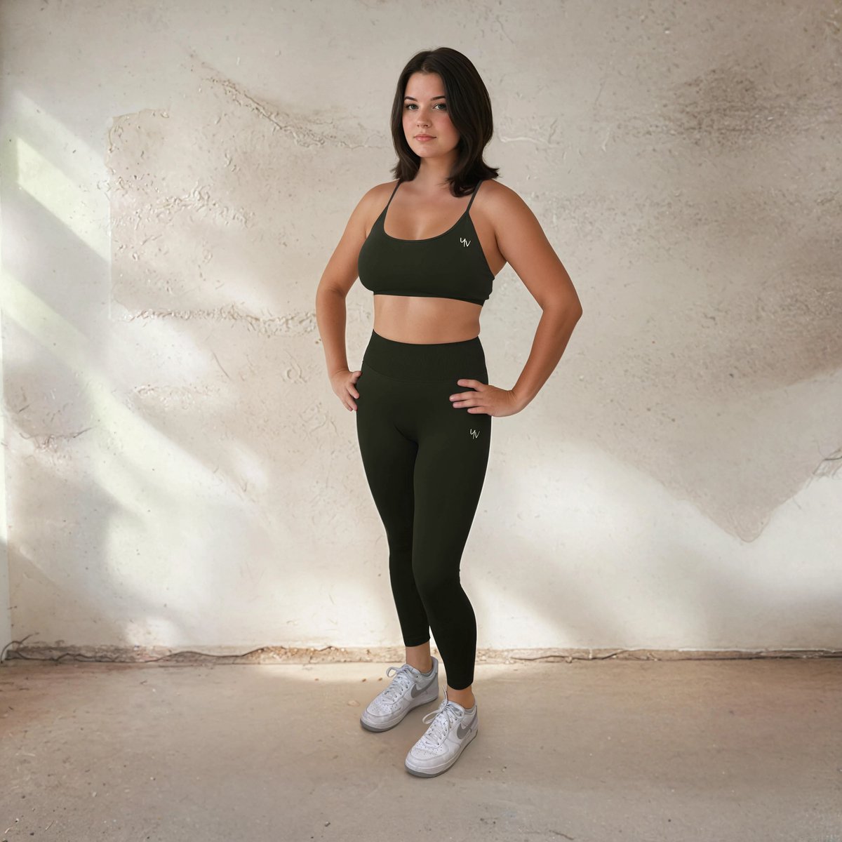 YV SPORT Sportlegging dames Verona - Seamless - Premium kwaliteit - Squat-proof - Lichte scrunch bij de billen - Perfect fit - Stevige tailleband - Optimale bewegingsvrijheid - Ademend en comfortabel - Sportkleding dames - Groen - L