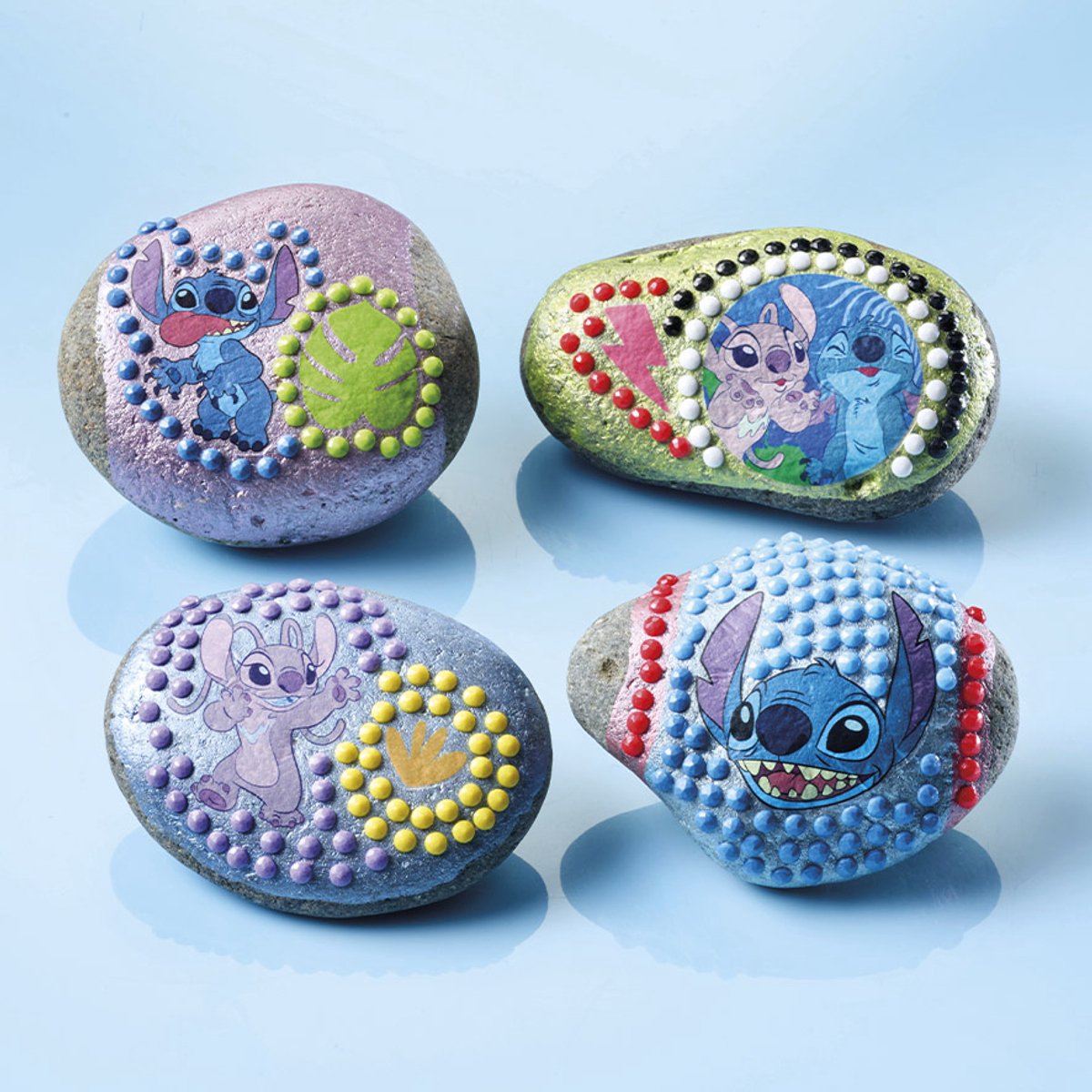 Disney Stitch Totum knutselset - stenen versieren met Stitch afwrijfplaatjes en 400+ glinstersteentjes - rock art creatief speelgoed knutselen meisjes en jongens vanaf 5 jaar cadeau tip — afbeelding 2