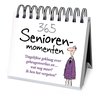 Bureaukalender '365 Seniorenmomenten' met cartoon van een man in paars gestreept pak. Tekst: 'Dagelijkse geklaag over geheugenverlies en... wat nog meer? Ik ben het vergeten!'